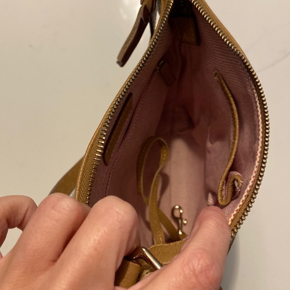 Dooney & Bourke Crossbody - Picture 4 of 4